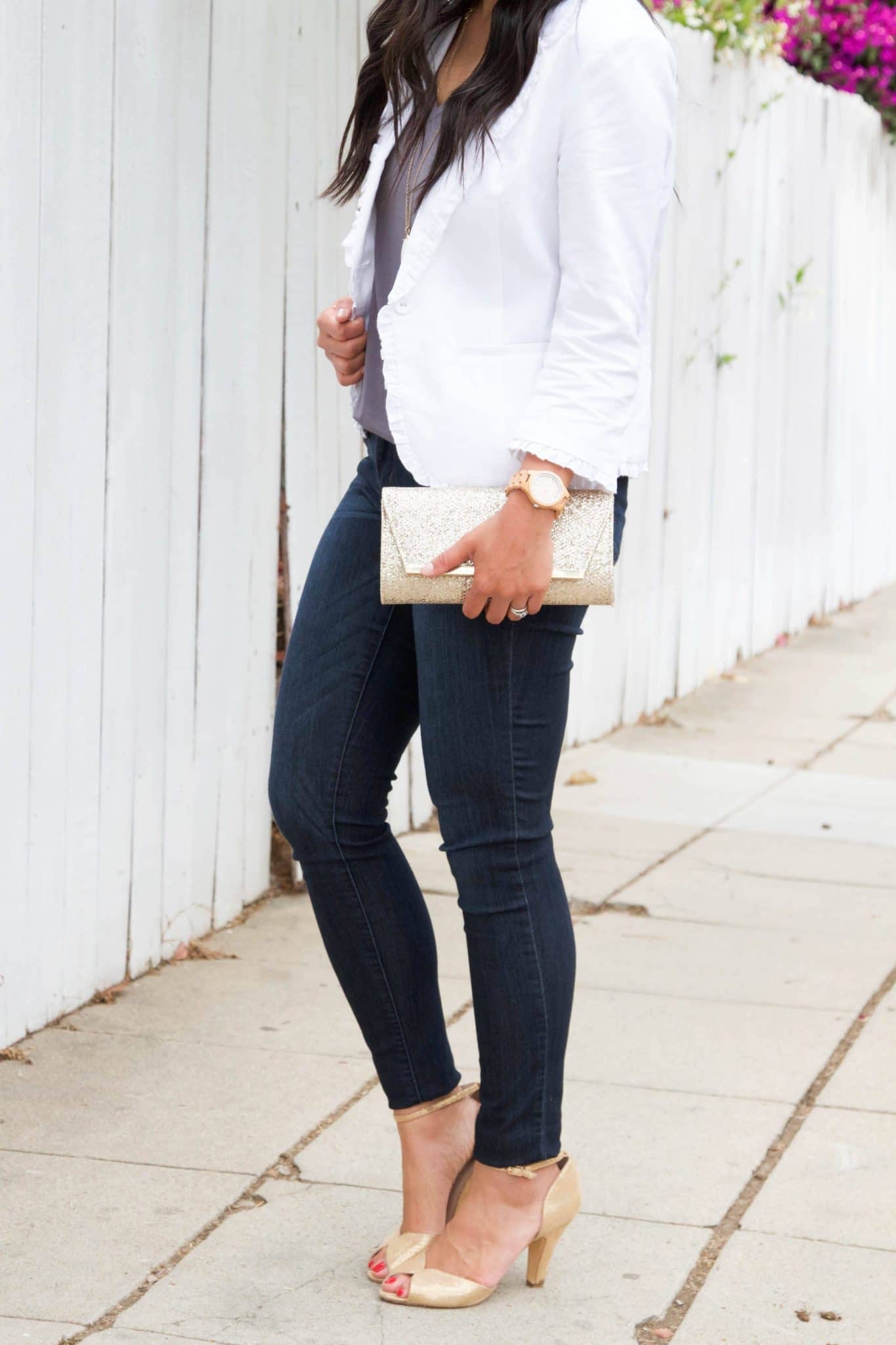 How to Wear a White Blazer Outfits for an Office or Date