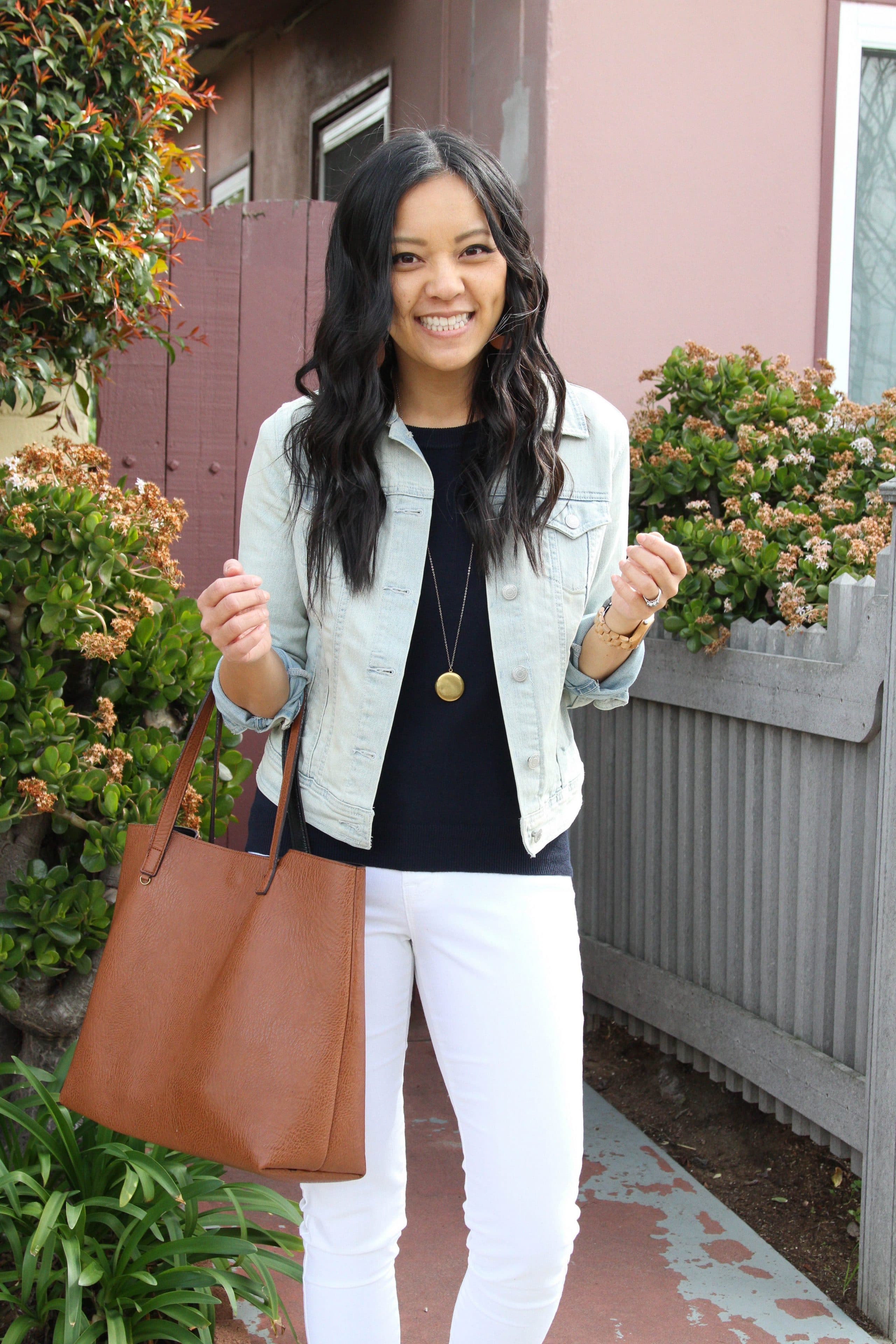 Outfits With a Navy Sweater for Spring 