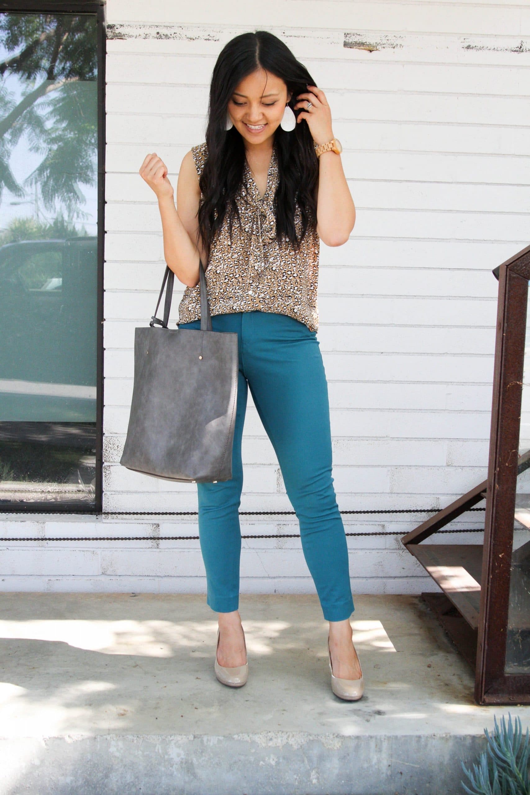 teal pants, nude pumps, grey tote 