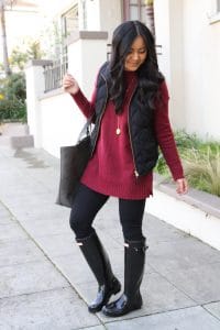 black rainboots, grey tote outfit 
